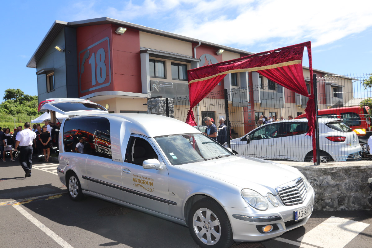 Hommage au sapeur pompier l'adjudant Jessy Eve