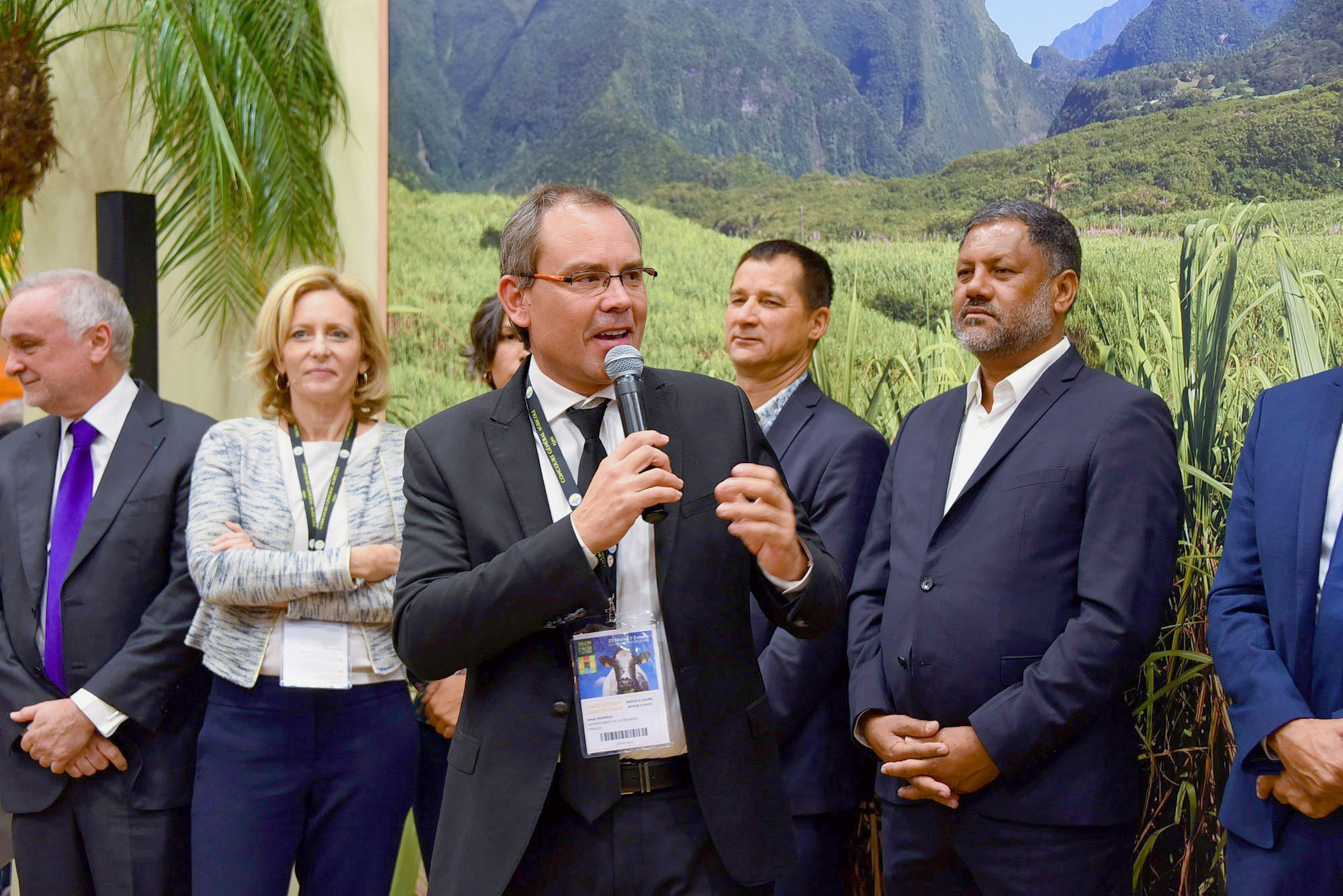 Inauguration du pavillon réunionnais. Serge Hoareau représente le Département