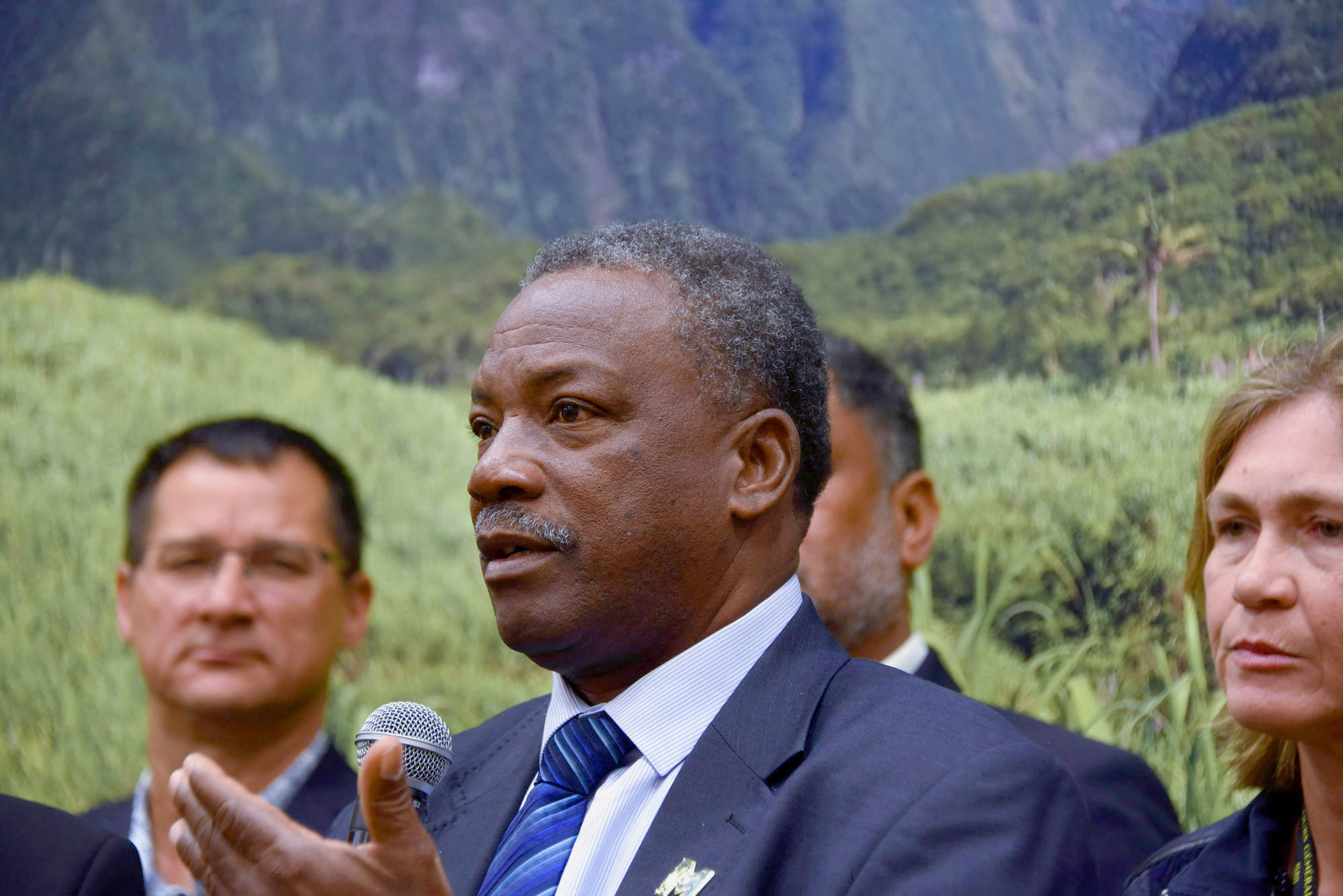 Inauguration du pavillon réunionnais. Louis Daniel Bertome, président de l'ODEADOM
