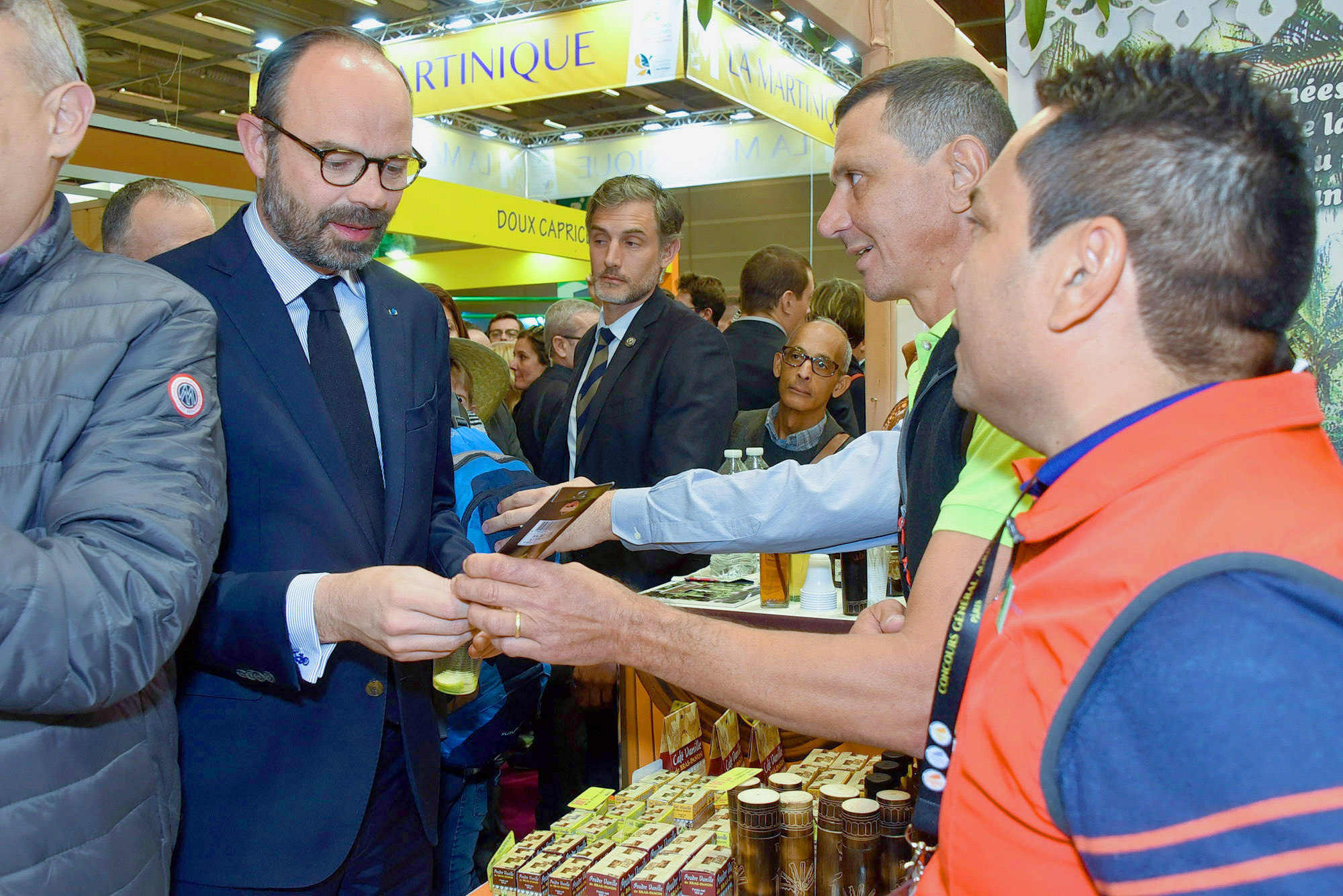 Visite du Premier Ministre, Edouard Philippe, au stand Provanille