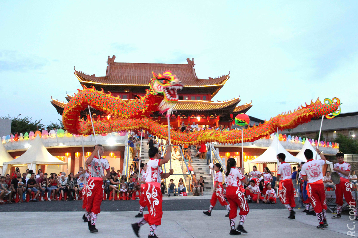 La danse du dragon, incontournable à la Fête des Lanternes 2019 au temple Guandi de Saint-Pierre
