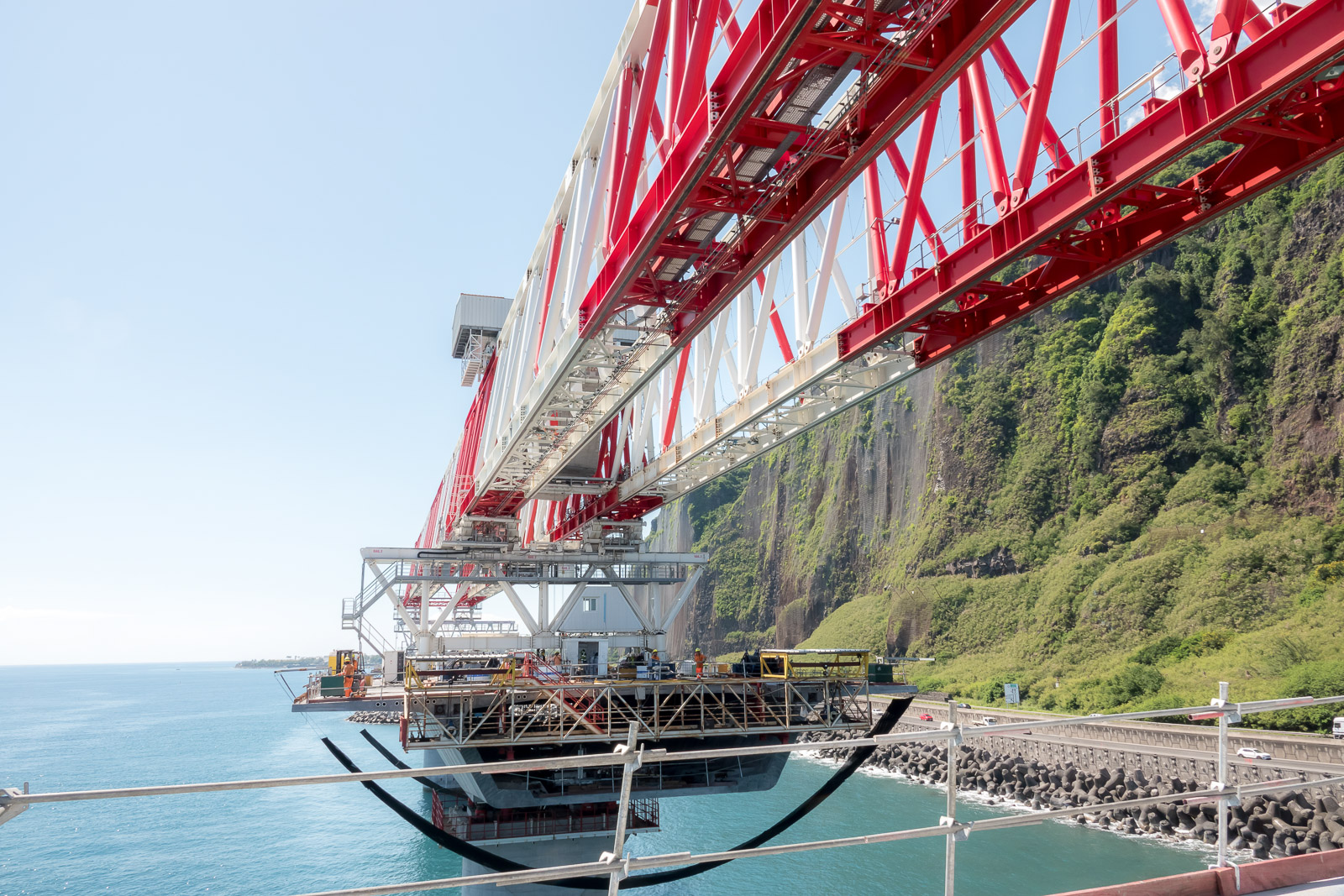 Nouvelle Route du Littoral: la dernière pile est en place Nouvelle Route du Littoral: la dernière pile est en place