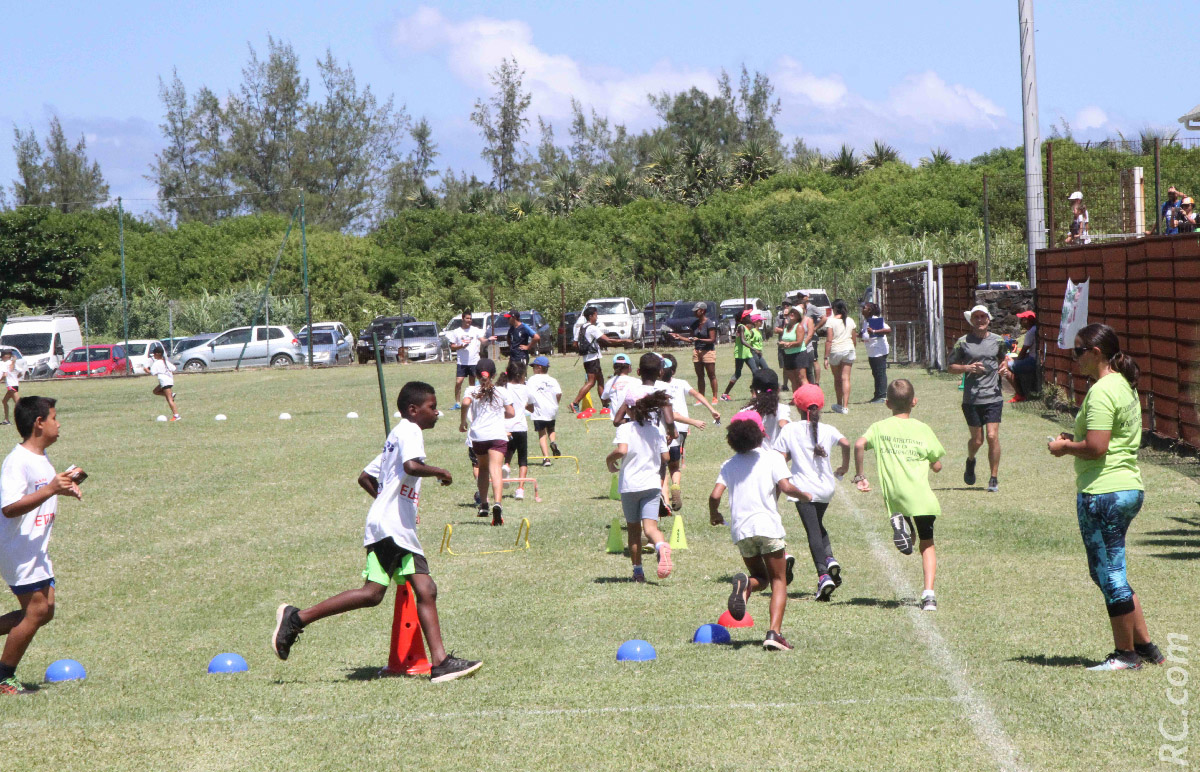 Le Kid's Athlé sur le site de Langevin à Saint-Joseph, sous un chaud soleil Le Kid's Athlé sur le site de Langevin à Saint-Joseph, sous un chaud soleil