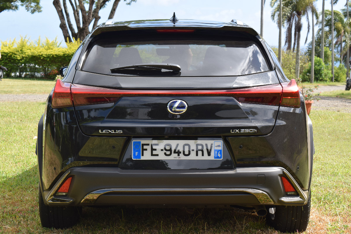 Lexus UX 250h, un nouveau crossover premium