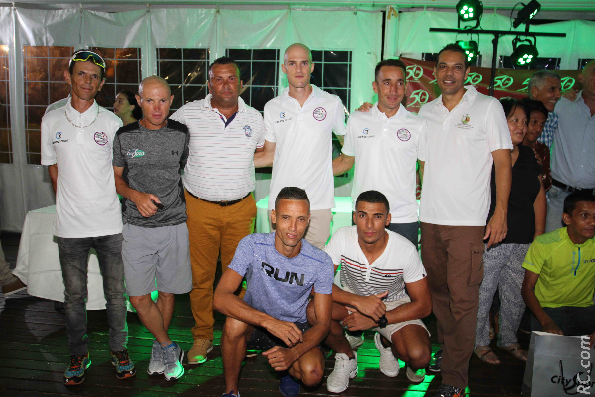 Patrick Vidot, président de l'ACSGS, et ses athlètes, et aussi Willy Hastourny de Sportpro