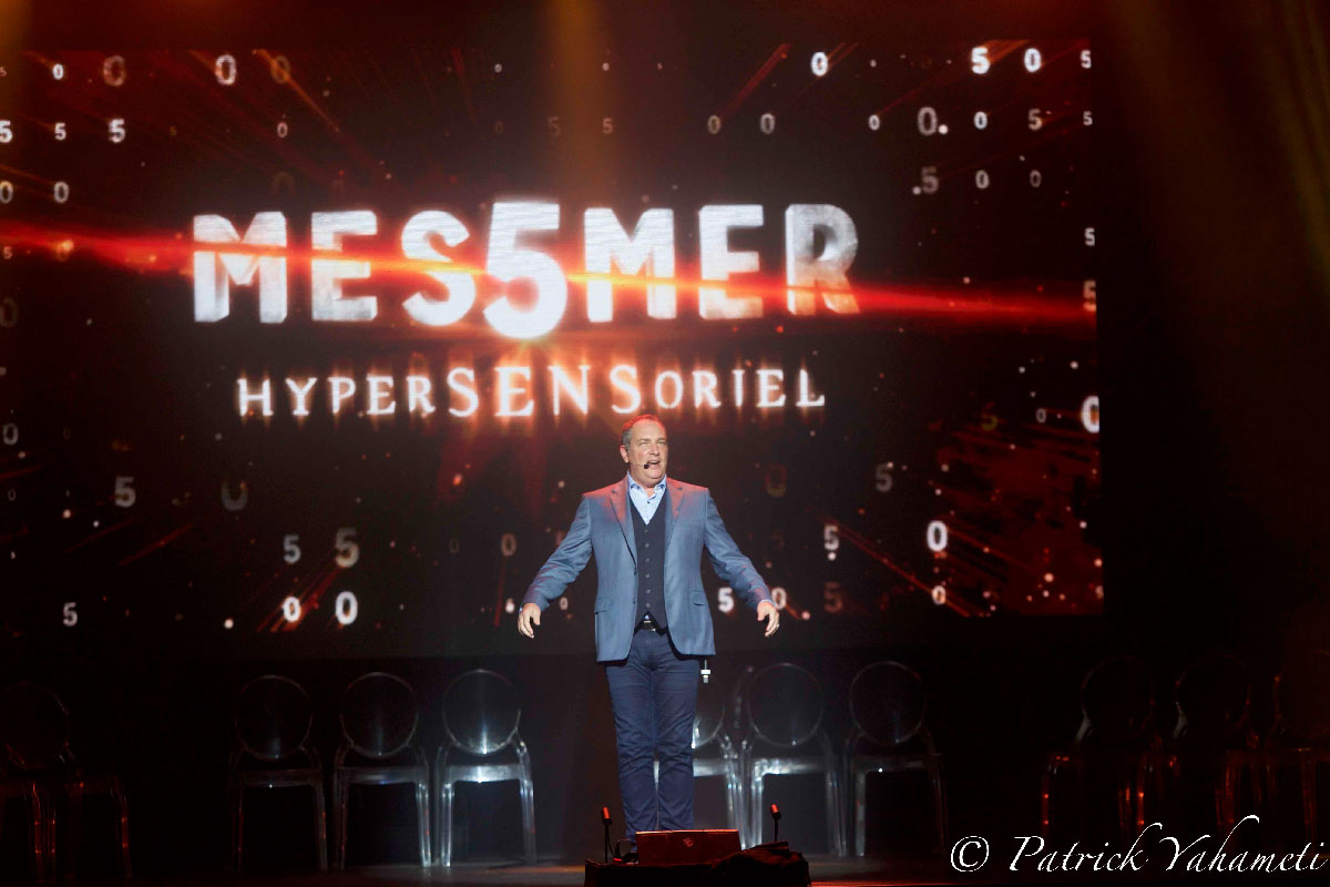 Messmer hypnotise le Petit Stade de l'Est!
