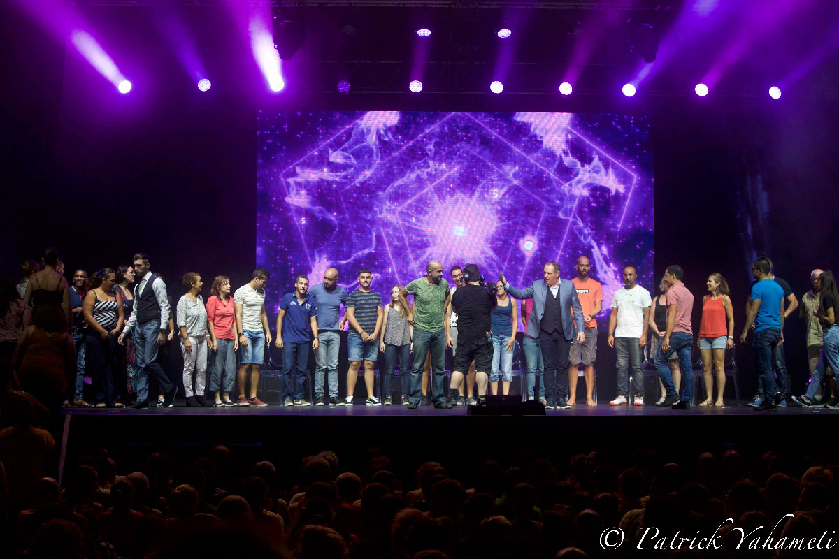 Messmer hypnotise le Petit Stade de l'Est! Messmer hypnotise le Petit Stade de l'Est!