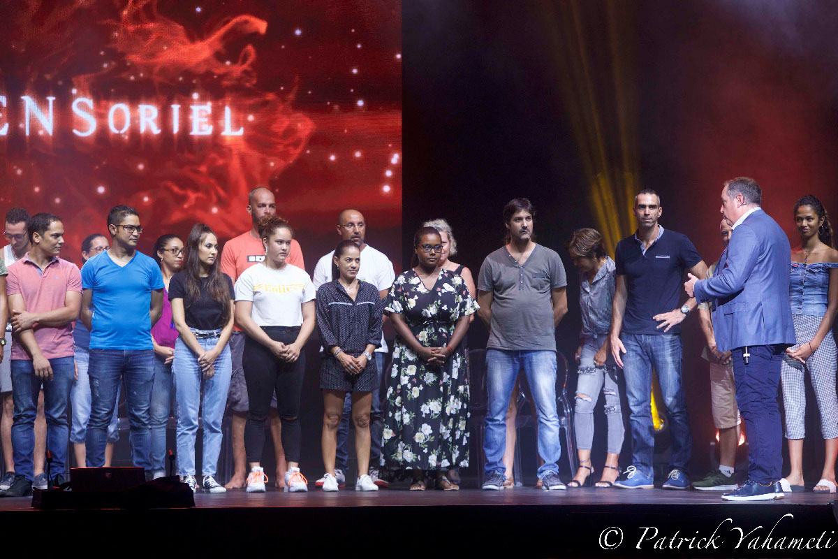 Messmer hypnotise le Petit Stade de l'Est! Messmer hypnotise le Petit Stade de l'Est!