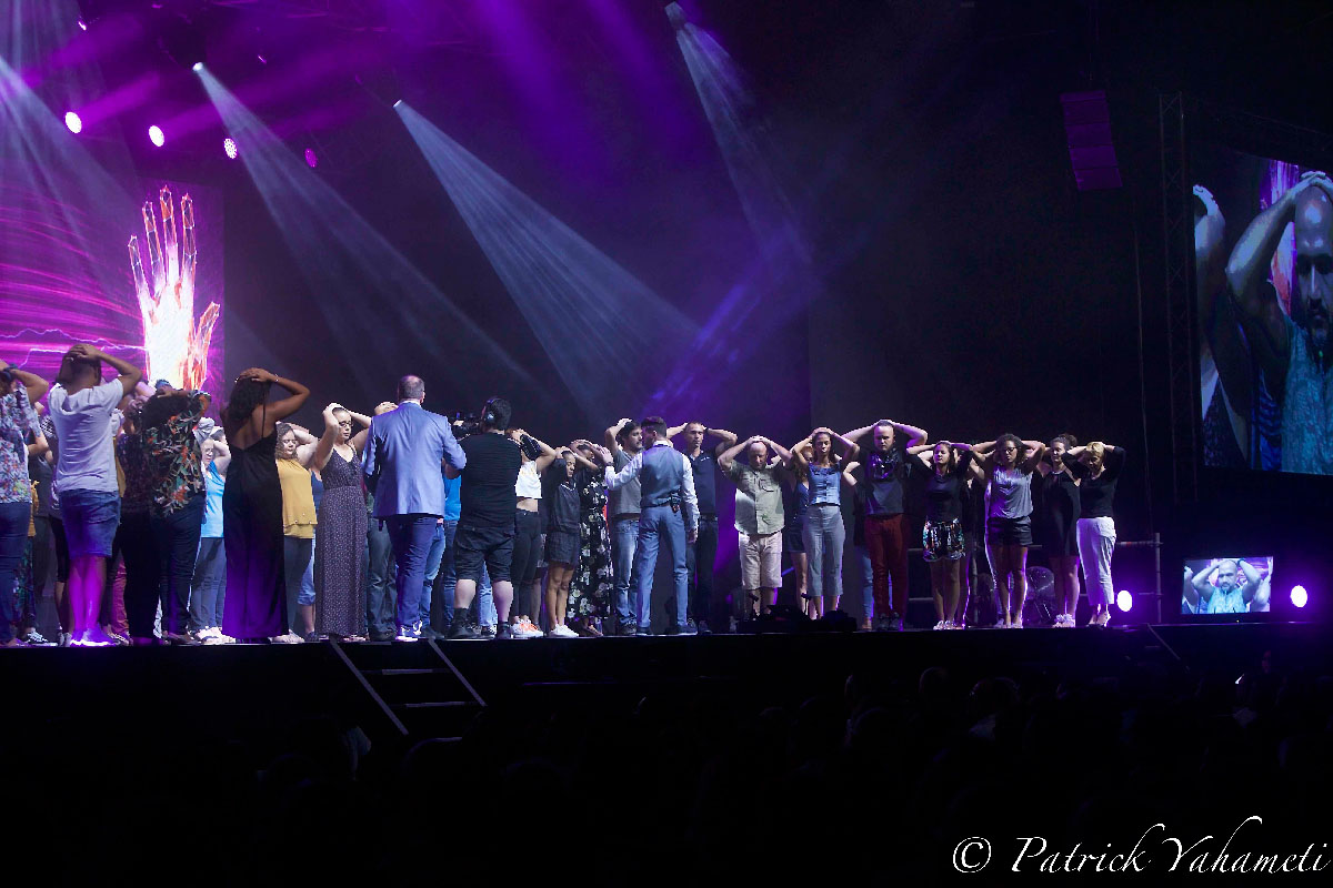 Messmer hypnotise le Petit Stade de l'Est! Messmer hypnotise le Petit Stade de l'Est!