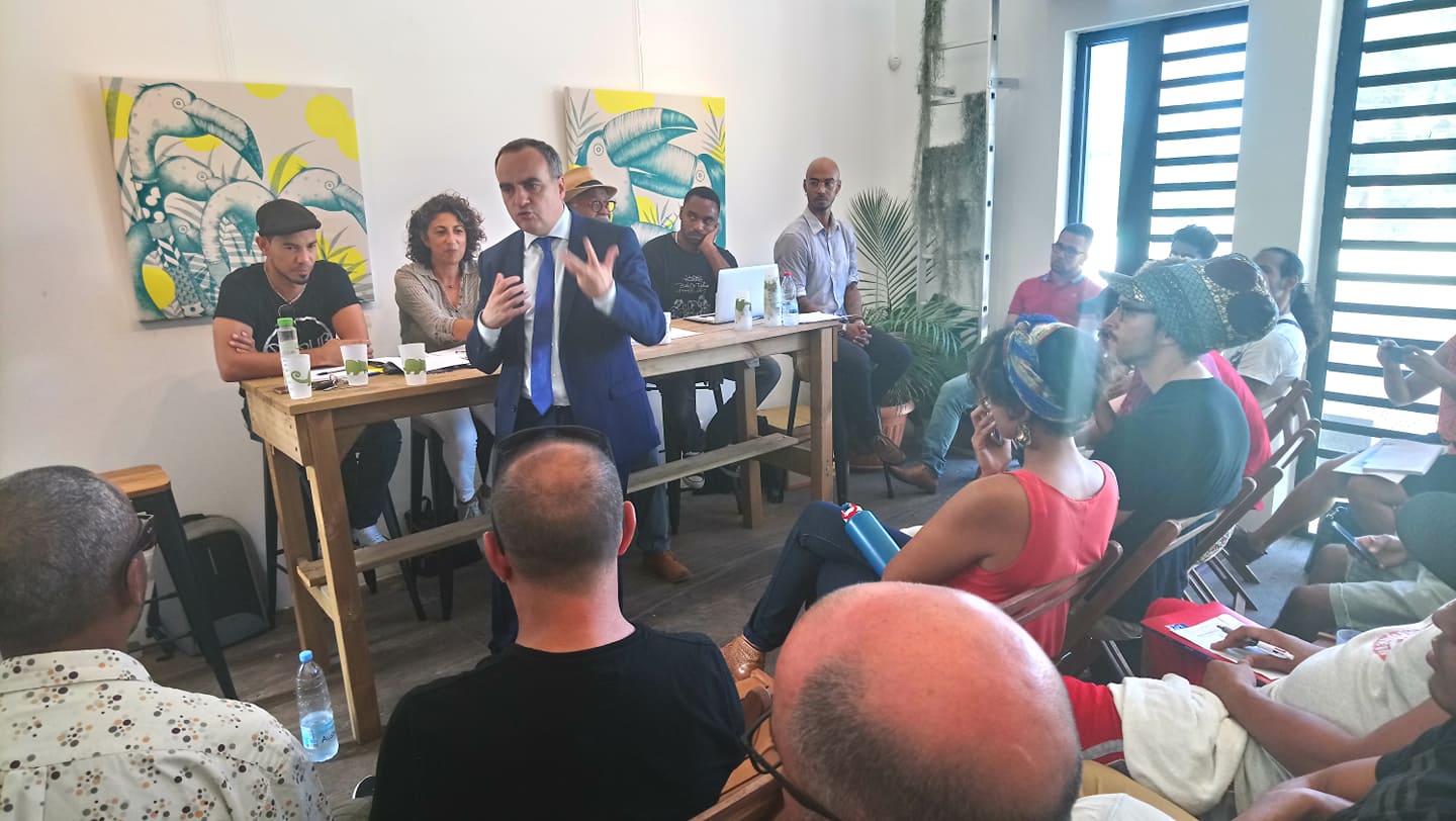 Le sous-préfet de Saint-Pierre a confirmé son soutien à cette initiative Le sous-préfet de Saint-Pierre a confirmé son soutien à cette initiative