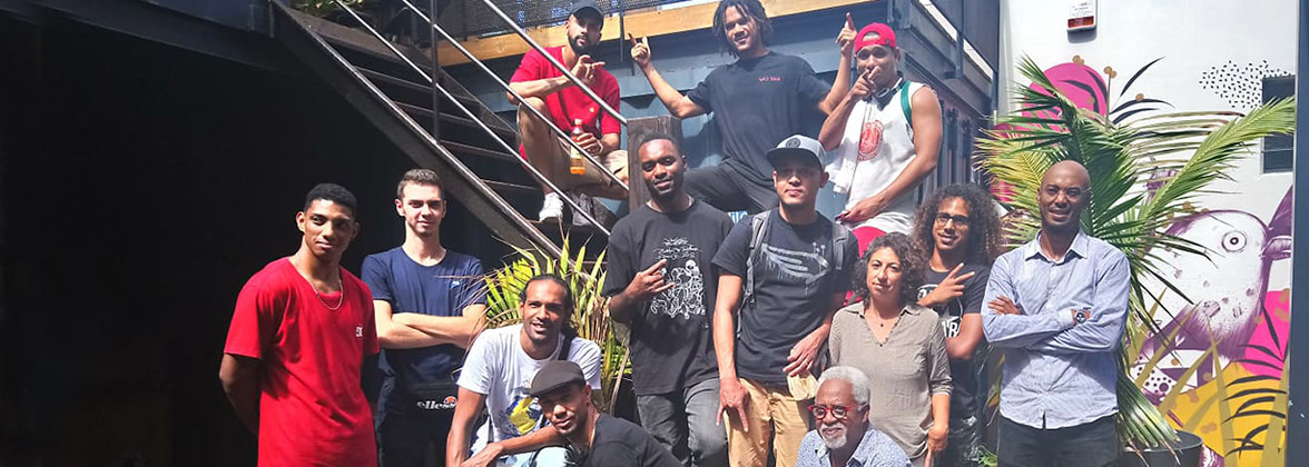 Le Collectif "HIP HOP Danse 974" à la Galerie Very Yes Le Collectif "HIP HOP Danse 974" à la Galerie Very Yes