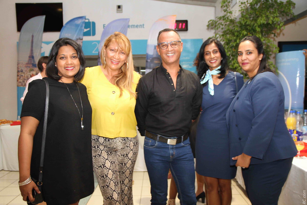 Nathalie Ajaguin, Brigitte Zilpa de l'aéroport de Pierrefonds, Ary Camatchy de Lakaz Voyages, Natacha Latchimy et Zaahedah Ghaled de Air Mauritius