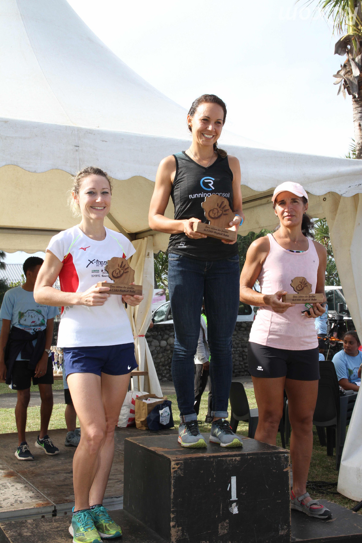 Le podium féminin scratch: Emma Métro (1), Justine Lemaître (2) et Olivia Dijoux (3)