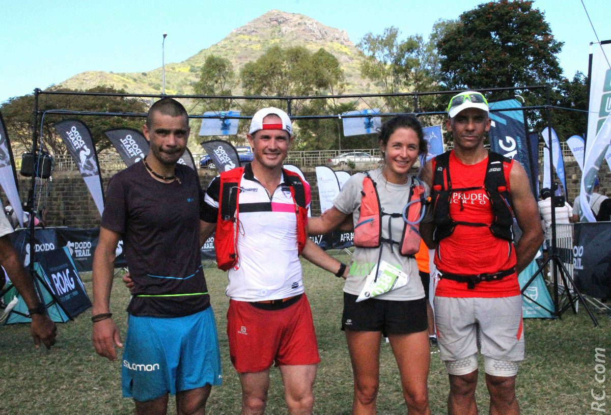 Les trois premiers des 50 km en compagnie de Léa Cavelier, victorieuse des 25 km