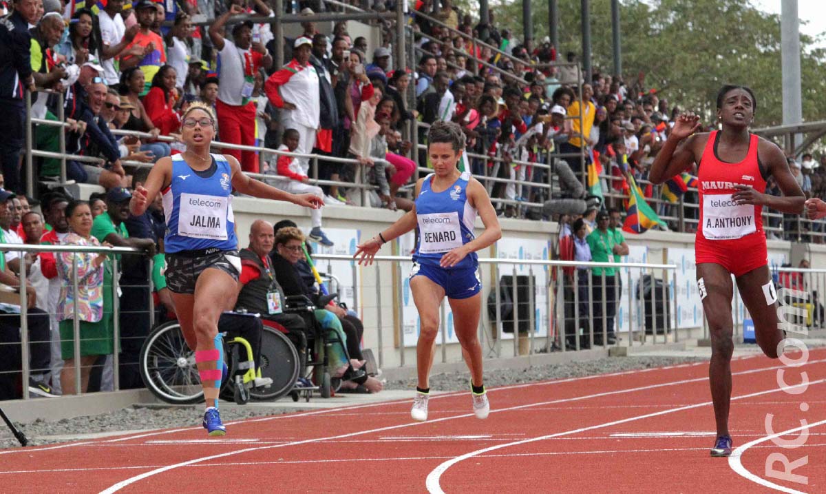 Médaille de chocolat pour  Myriam Jalma et 6ème place pour Lilas Bernard sur le 100m Médaille de chocolat pour  Myriam Jalma et 6ème place pour Lilas Bernard sur le 100m