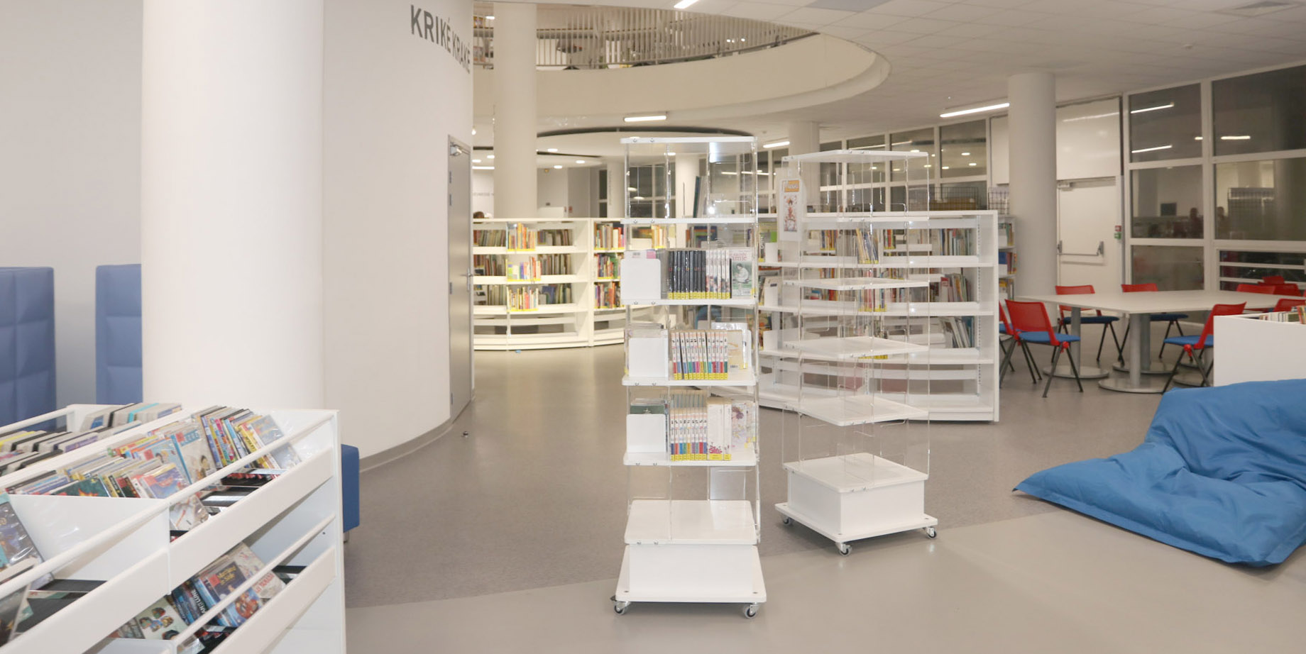 Inauguration à Saint-Denis de la Médiathèque François Mitterrand rénovée 