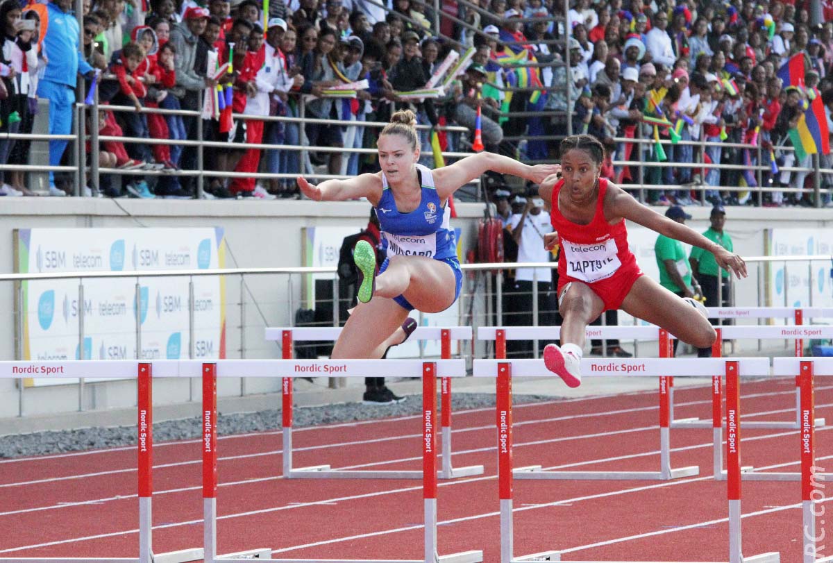 Un joli saut de Emma Mussard sur les obstacles, avec grâce et talent