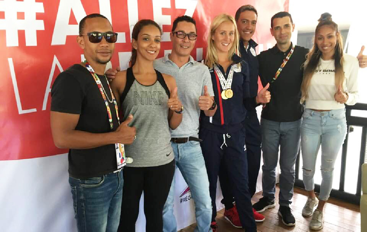 Alizée Morel félicitée par la fine équipe de la Région Réunion