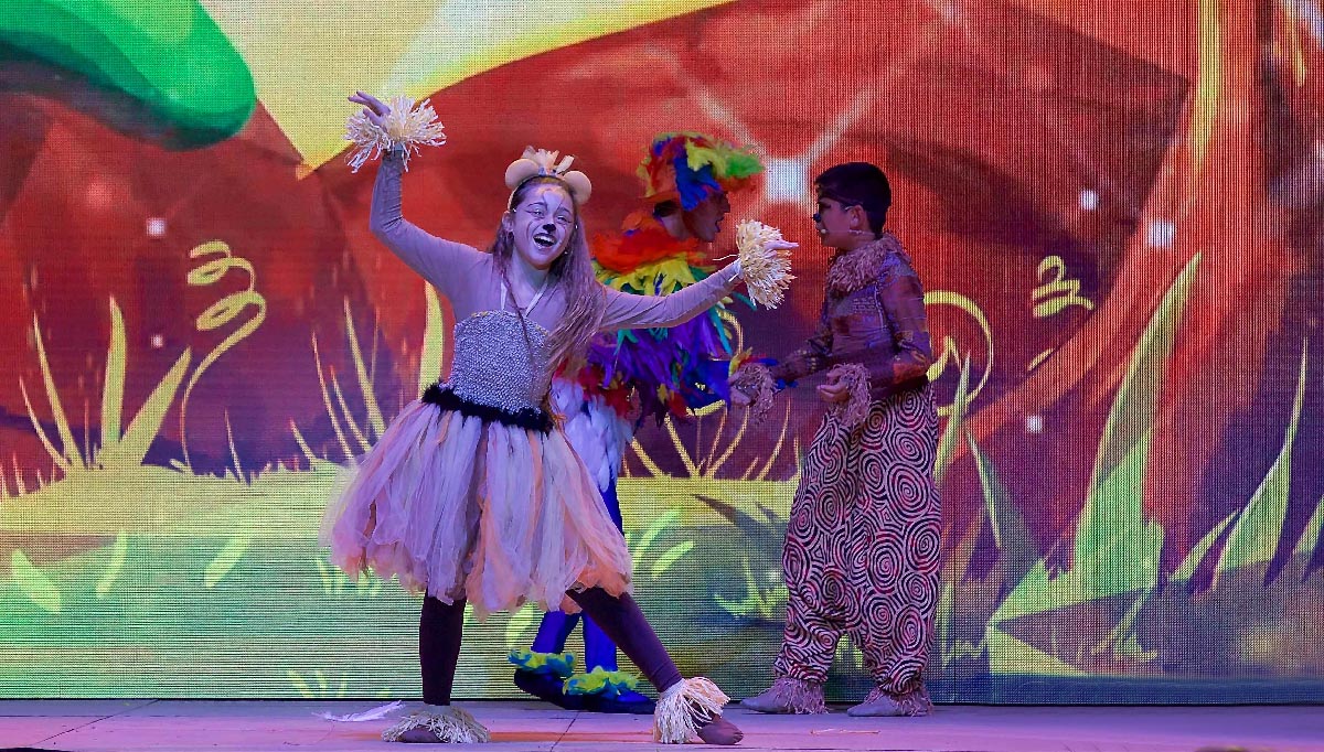Spectacle du Roi Lion au Petit Stade de l'Est