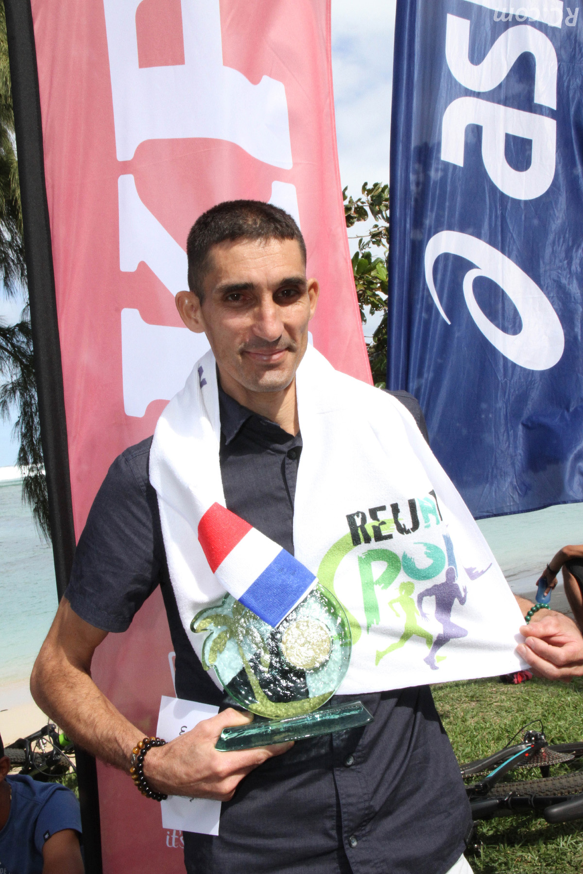 Vainqueur du semi-marathon de Maurice, Kévin Lallemand à la découverte du Trail de Rodrigues