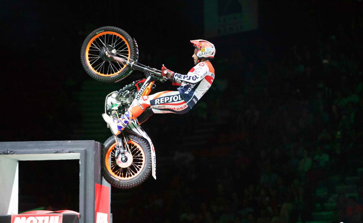 Mondial Indoor Moto X-Trial au Petit Stade de l'Est: spectaculaire!