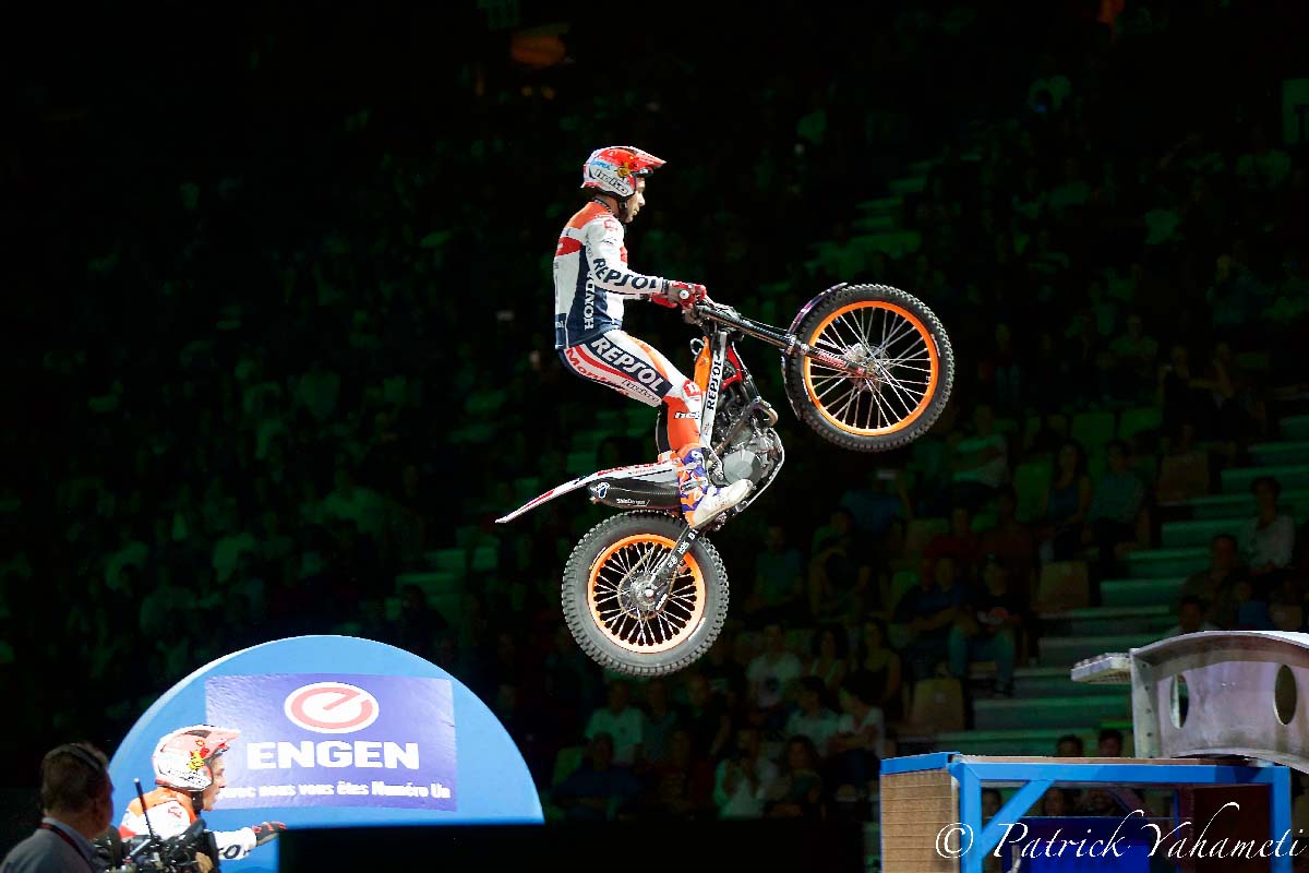 Mondial Indoor Moto X-Trial au Petit Stade de l'Est: spectaculaire!