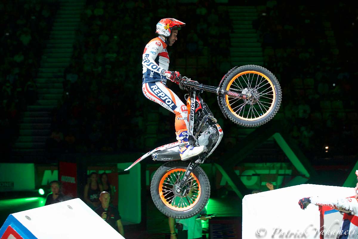 Mondial Indoor Moto X-Trial au Petit Stade de l'Est: spectaculaire!