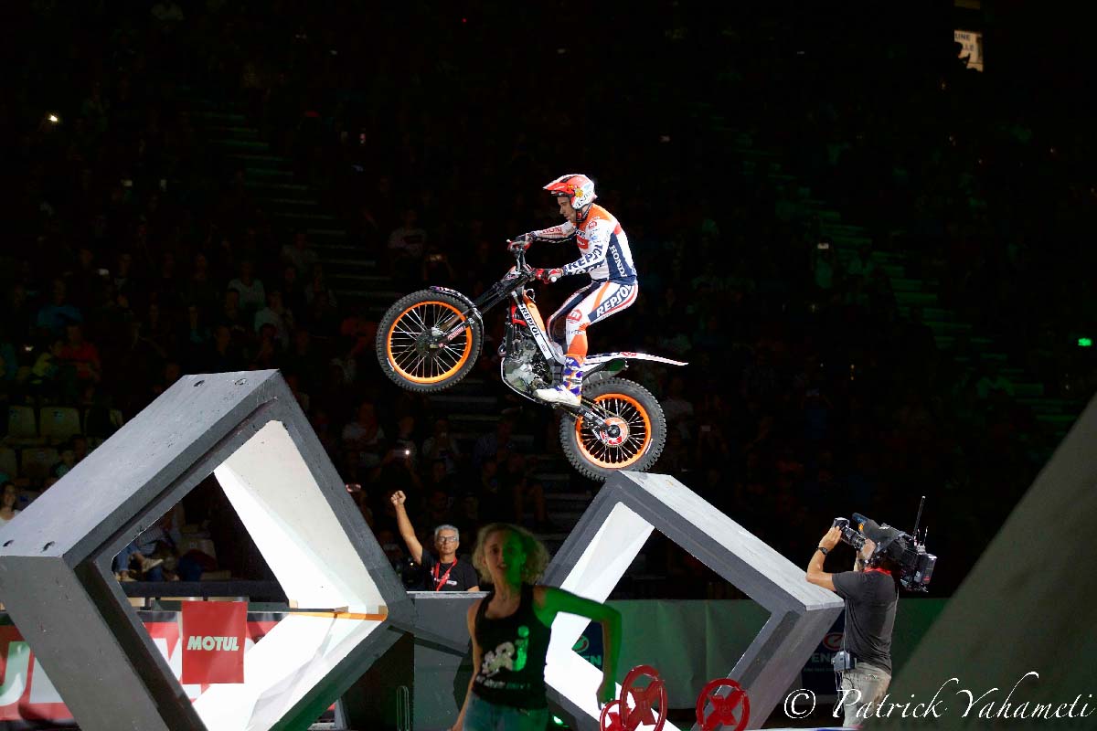 Mondial Indoor Moto X-Trial au Petit Stade de l'Est: spectaculaire!
