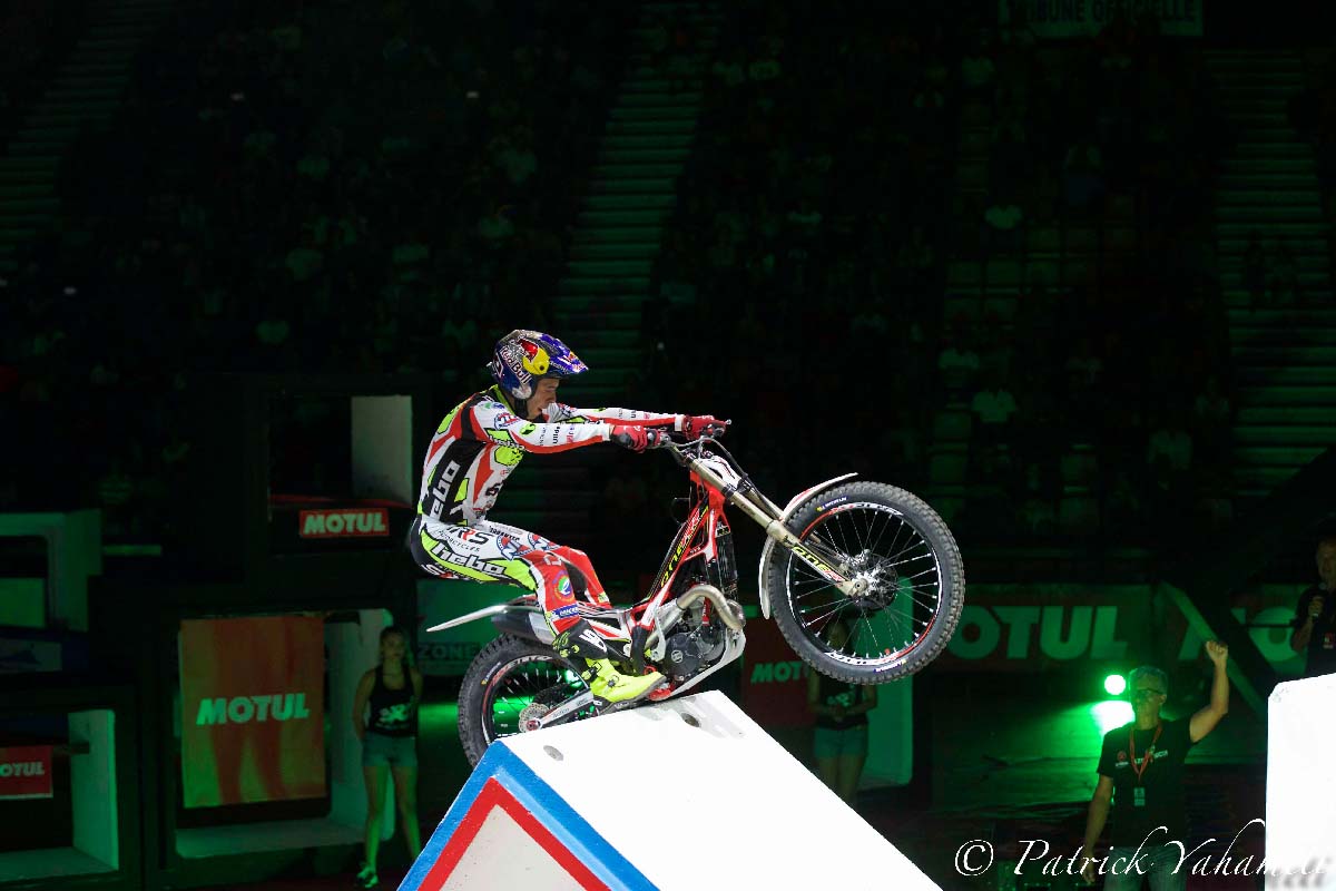 Mondial Indoor Moto X-Trial au Petit Stade de l'Est: spectaculaire!