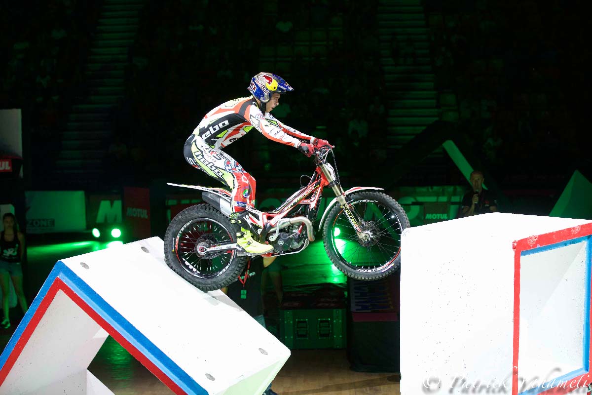 Mondial Indoor Moto X-Trial au Petit Stade de l'Est: spectaculaire!