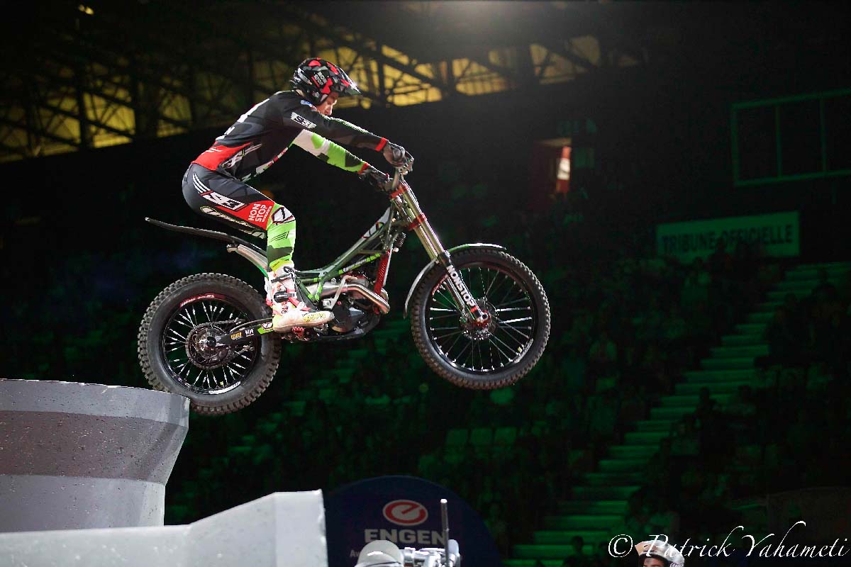 Mondial Indoor Moto X-Trial au Petit Stade de l'Est: spectaculaire!