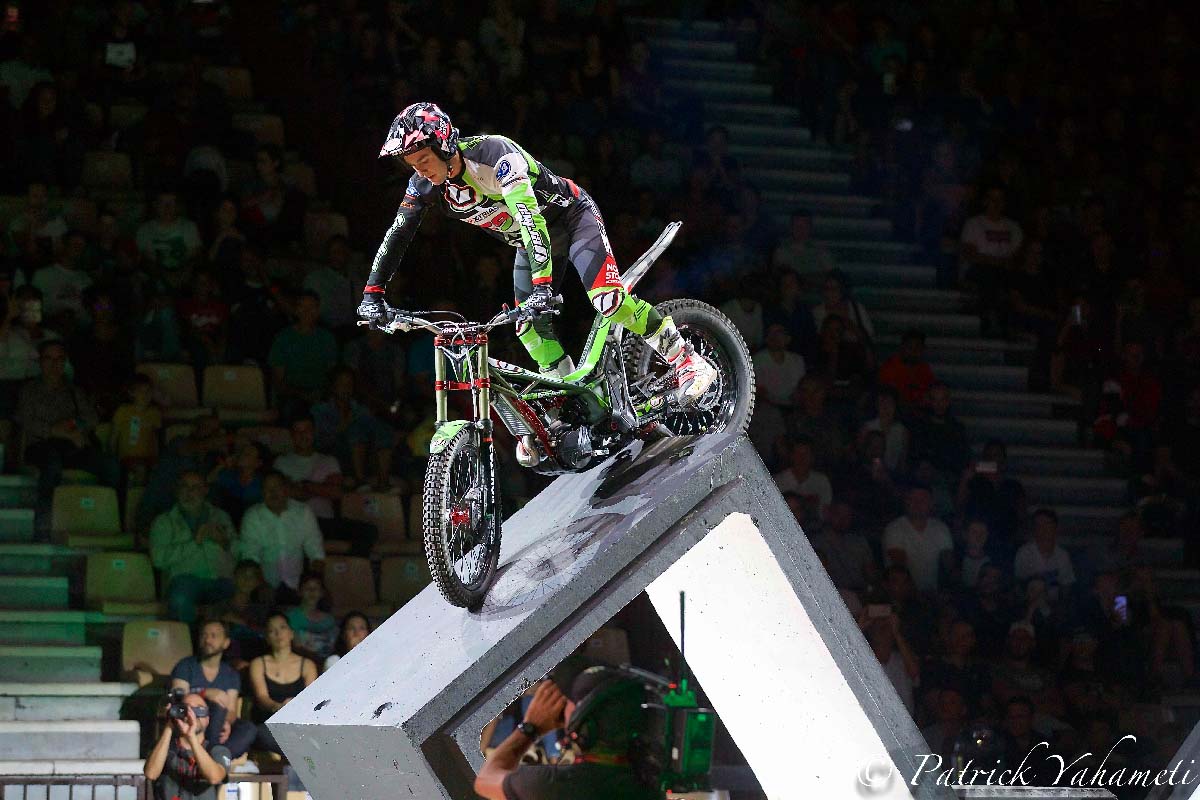 Mondial Indoor Moto X-Trial au Petit Stade de l'Est: spectaculaire!