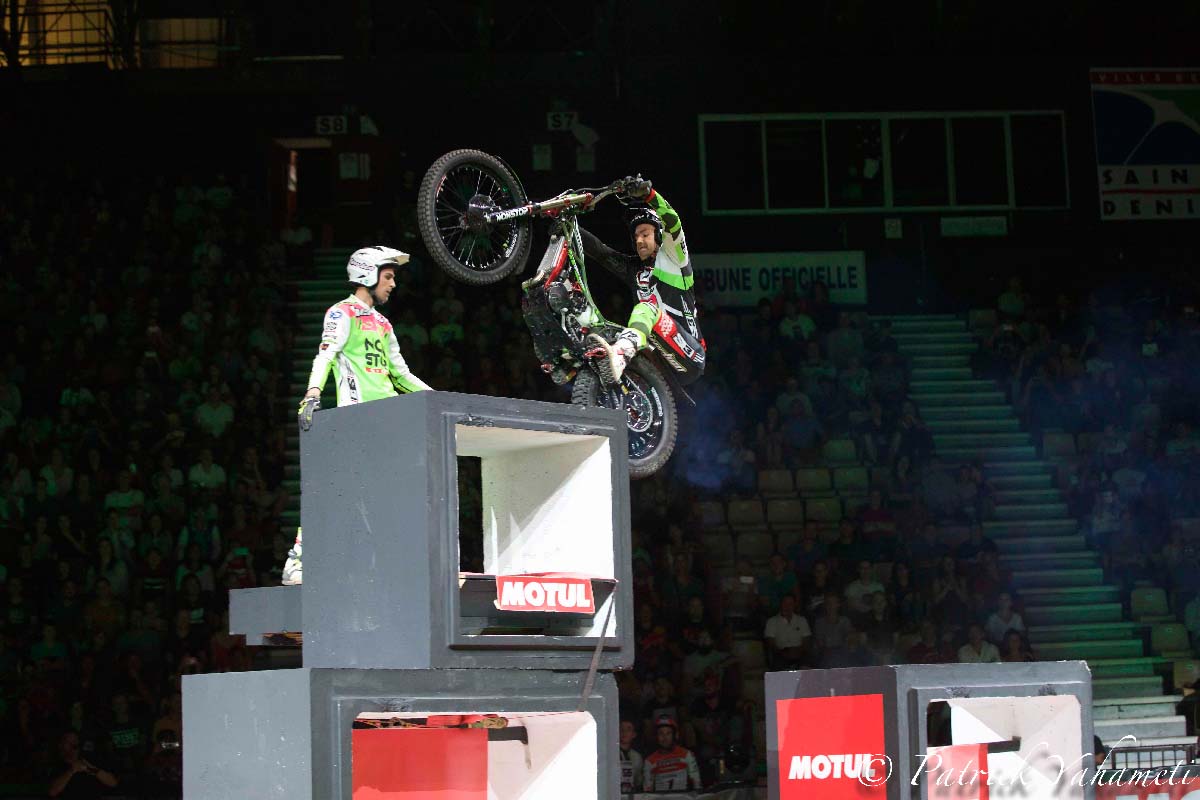Mondial Indoor Moto X-Trial au Petit Stade de l'Est: spectaculaire!