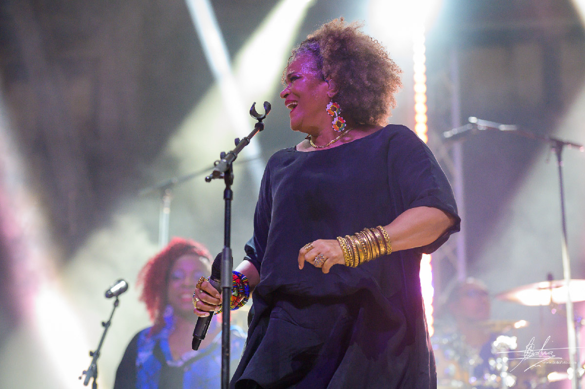Kassav en concert à Expobat: succès fou!