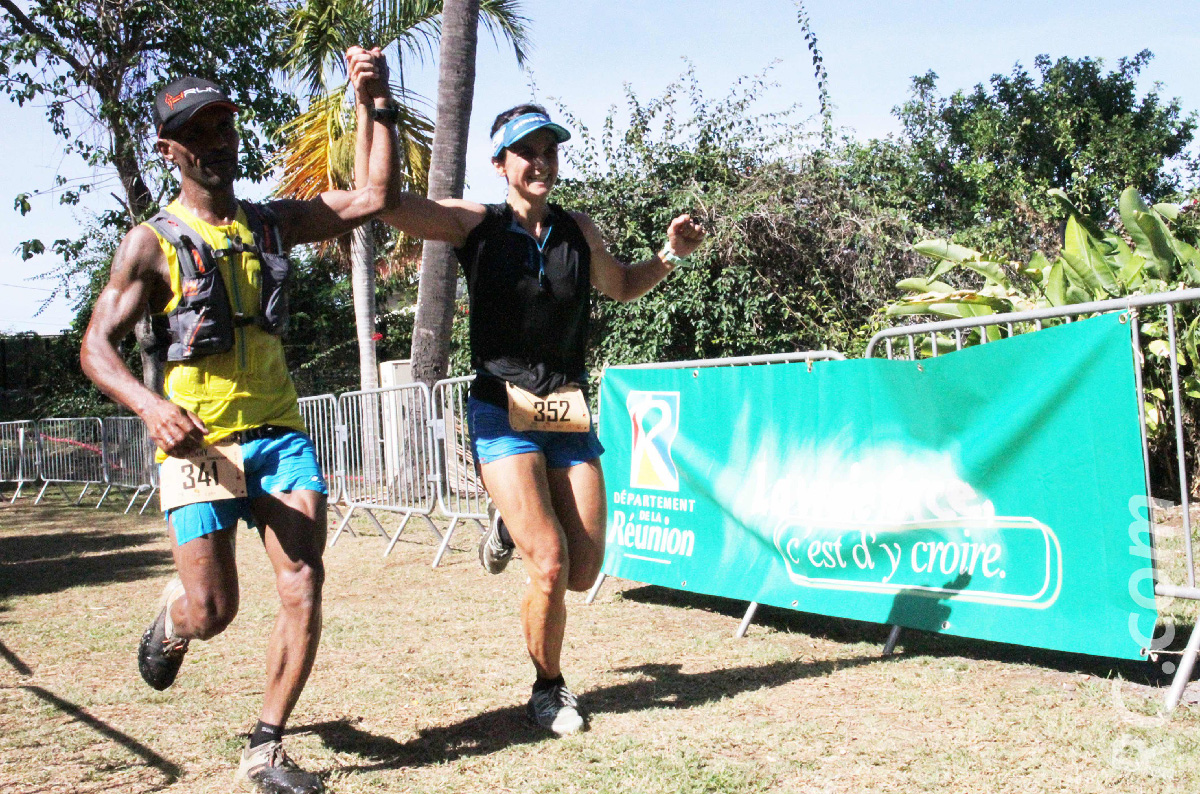 L'arrivée victorieuse de Jennfier Sauvage L'arrivée victorieuse de Jennfier Sauvage