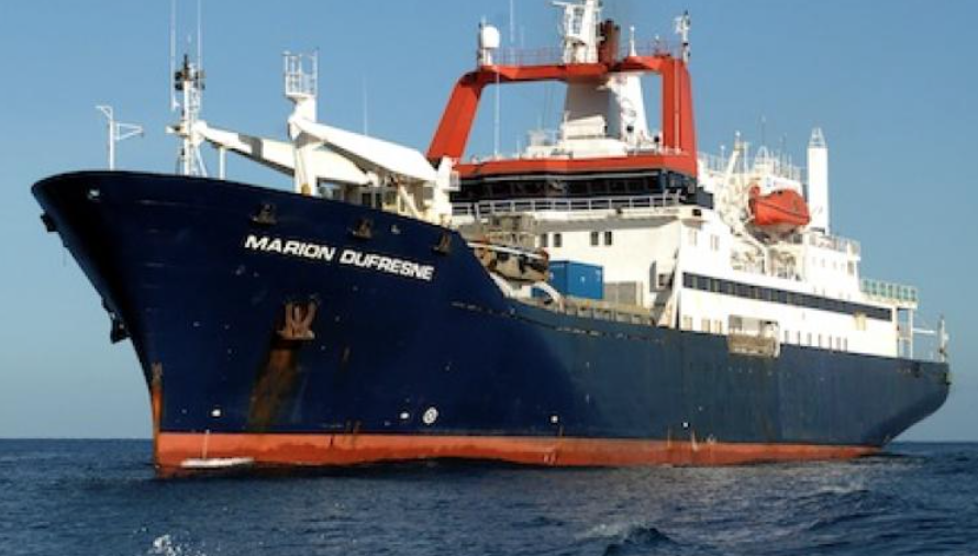 Si un voyage vers les terres australes vous tente à bord du Marion Dufresne... Si un voyage vers les terres australes vous tente à bord du Marion Dufresne...