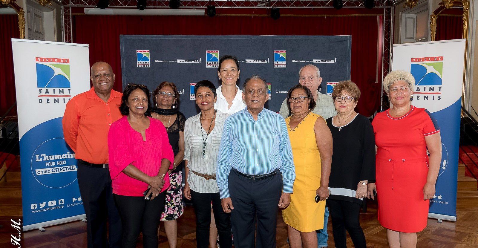 Gilbert Annette et les élus(e) présent(e)s Gilbert Annette et les élus(e) présent(e)s