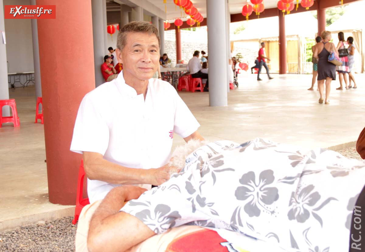 Le stand de massage de Michel Lam