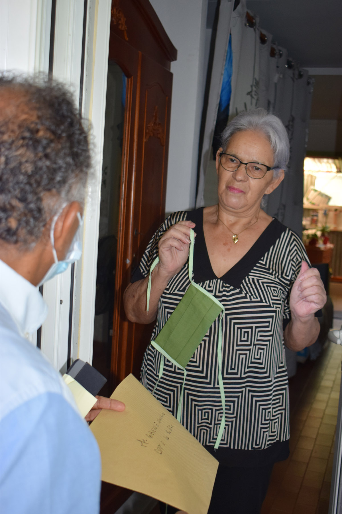 La Mairie de Saint-Denis a distribué des masques aux seniors de la ville