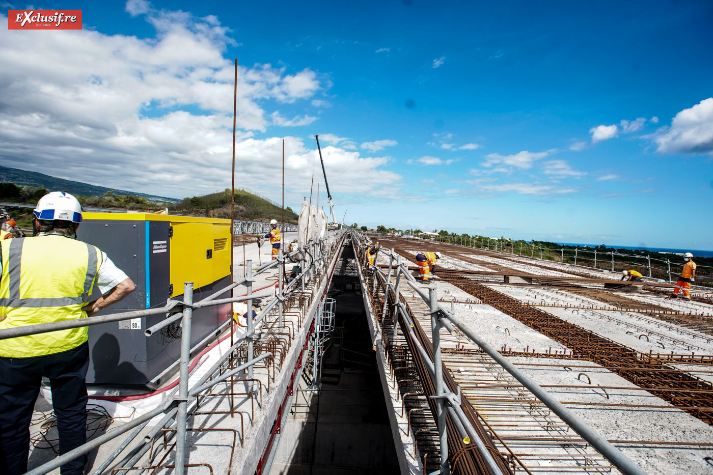 Didier Robert visite le chantier du pont de la Rivière des Galets et fait le point 