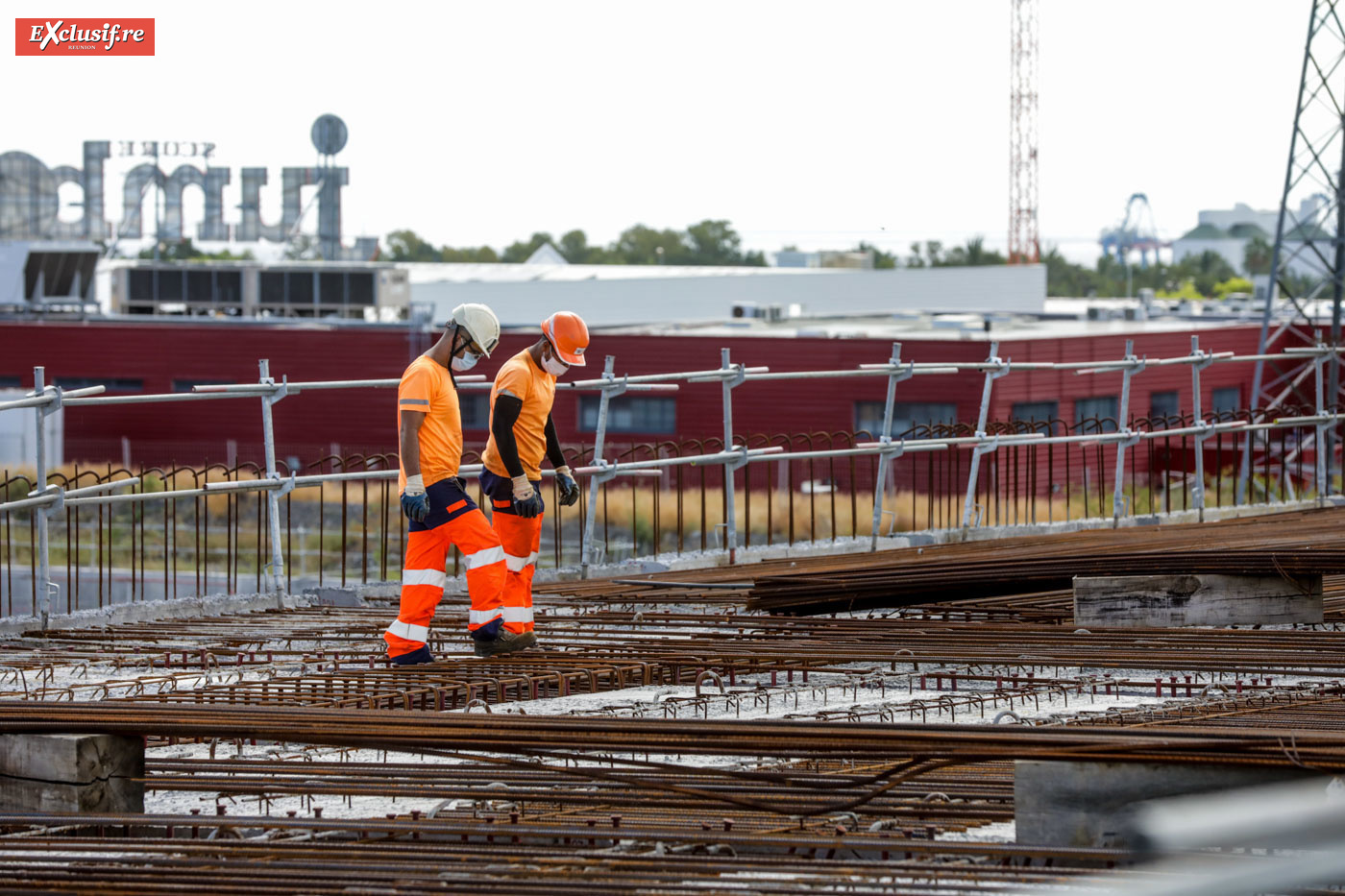 Didier Robert visite le chantier du pont de la Rivière des Galets et fait le point 