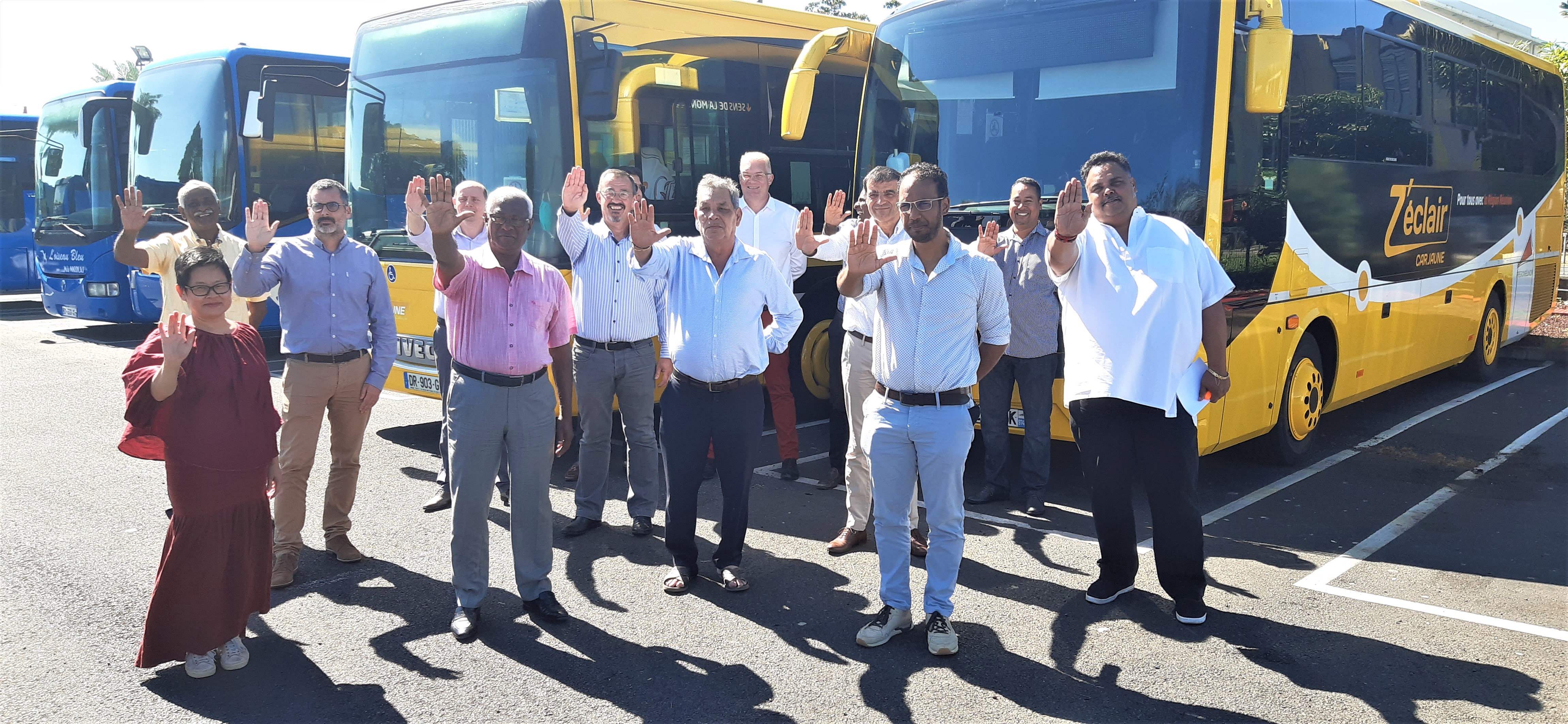 NOTRE FLOTTE D'AUTOCARS - La Réunion | TRANSPORT L'OISEAU BLEU NOTRE FLOTTE D'AUTOCARS - La Réunion | TRANSPORT L'OISEAU BLEU