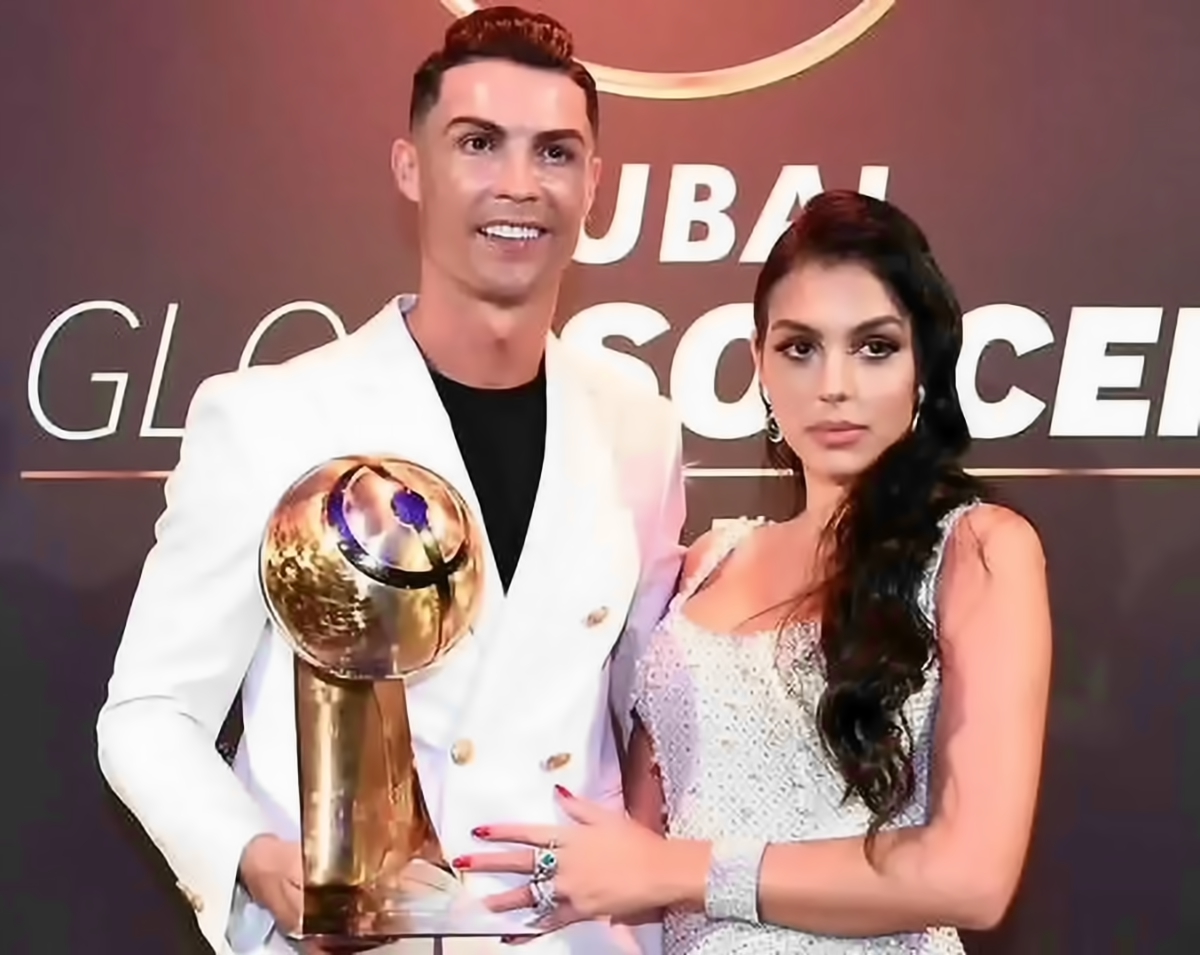 Cristiano avec sa compagne Georgina, une sexy woman, qui lui a donné une fille, Alana Martina, née en novembre 2017