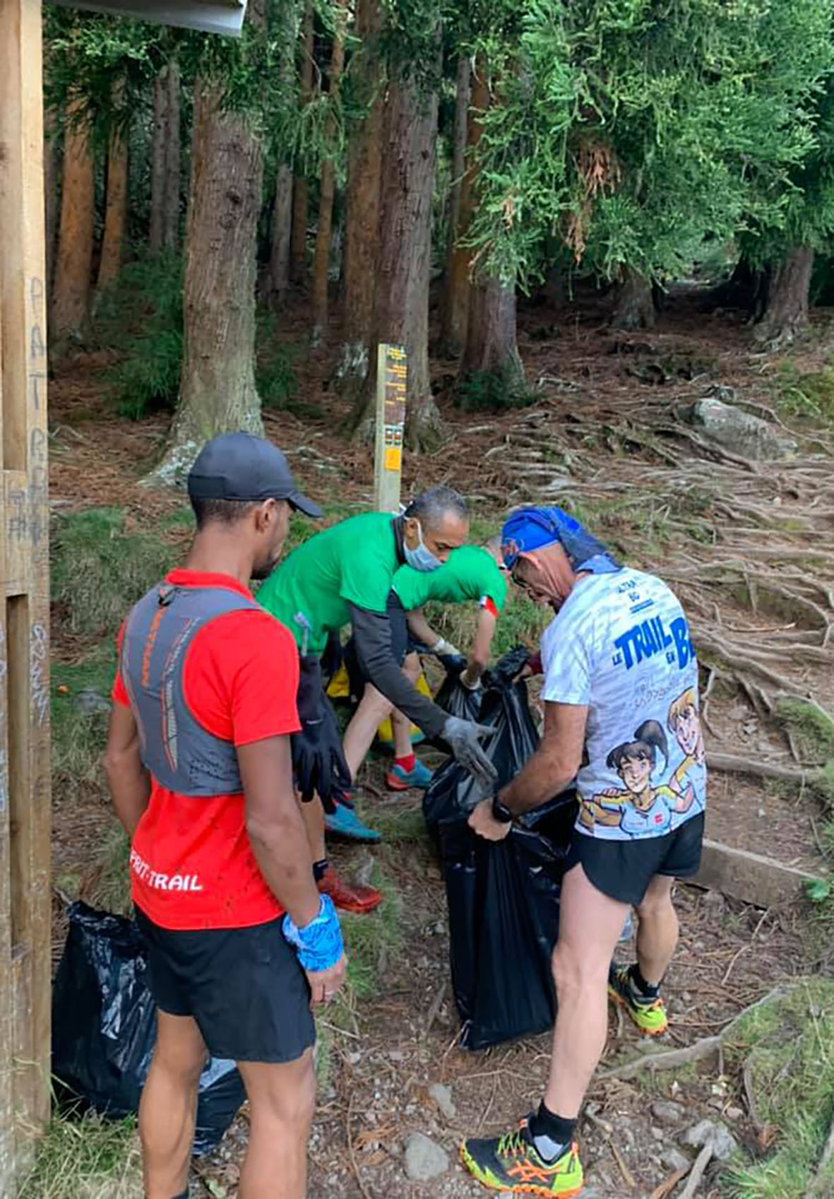 Piton des Neiges: «Allon met' nout' patrimoine propre!»