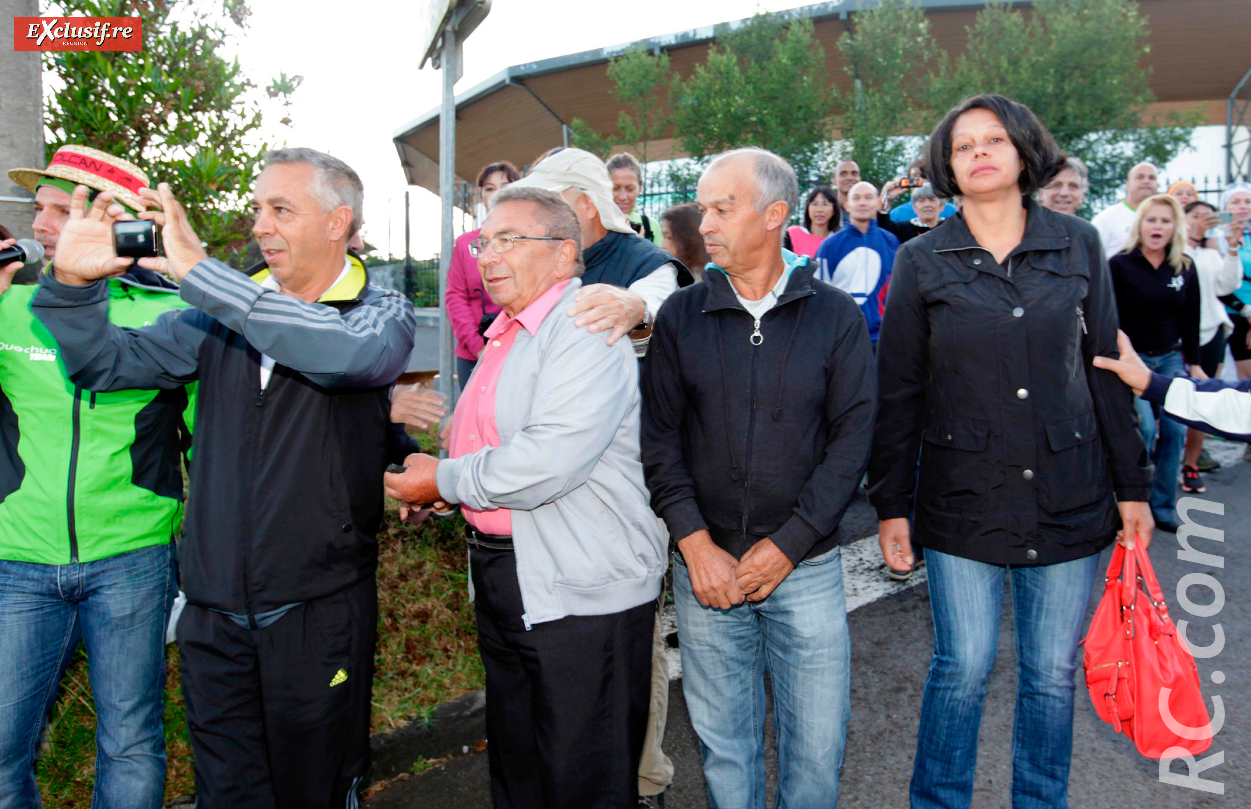 Tout ému, il s’est dirigé vers la ligne de départ pour «libérer» quelques 700 traileurs... Tout ému, il s’est dirigé vers la ligne de départ pour «libérer» quelques 700 traileurs...