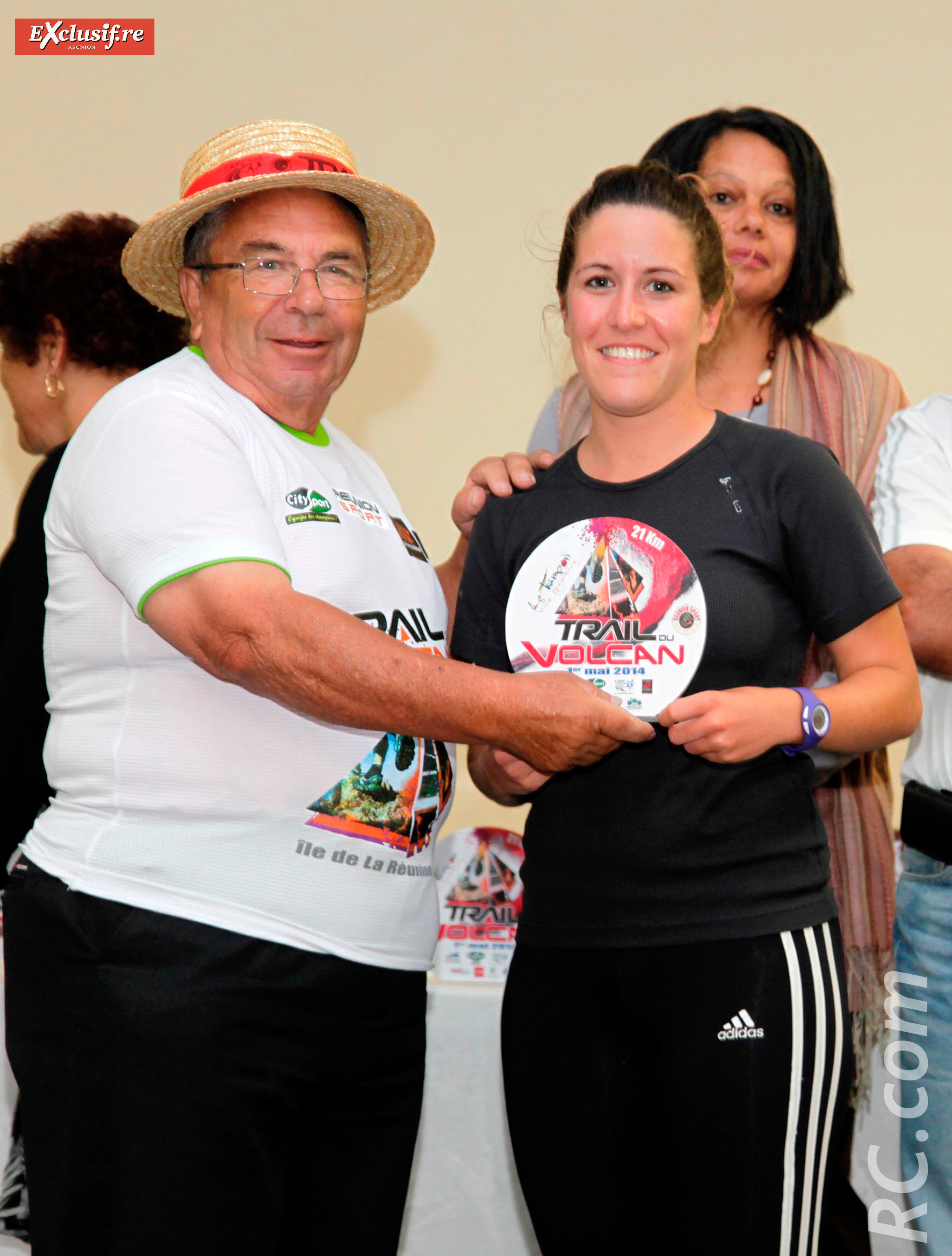 Il a félicité les meilleurs coureurs de l’épreuve Il a félicité les meilleurs coureurs de l’épreuve