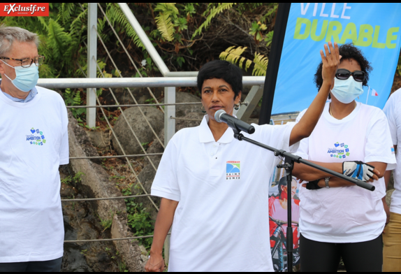 Plan Vélo à Saint-Denis: la maire Ericka Bareigts donne l'exemple Plan Vélo à Saint-Denis: la maire Ericka Bareigts donne l'exemple