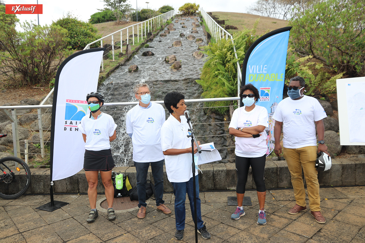 Plan Vélo à Saint-Denis: la maire Ericka Bareigts donne l'exemple Plan Vélo à Saint-Denis: la maire Ericka Bareigts donne l'exemple