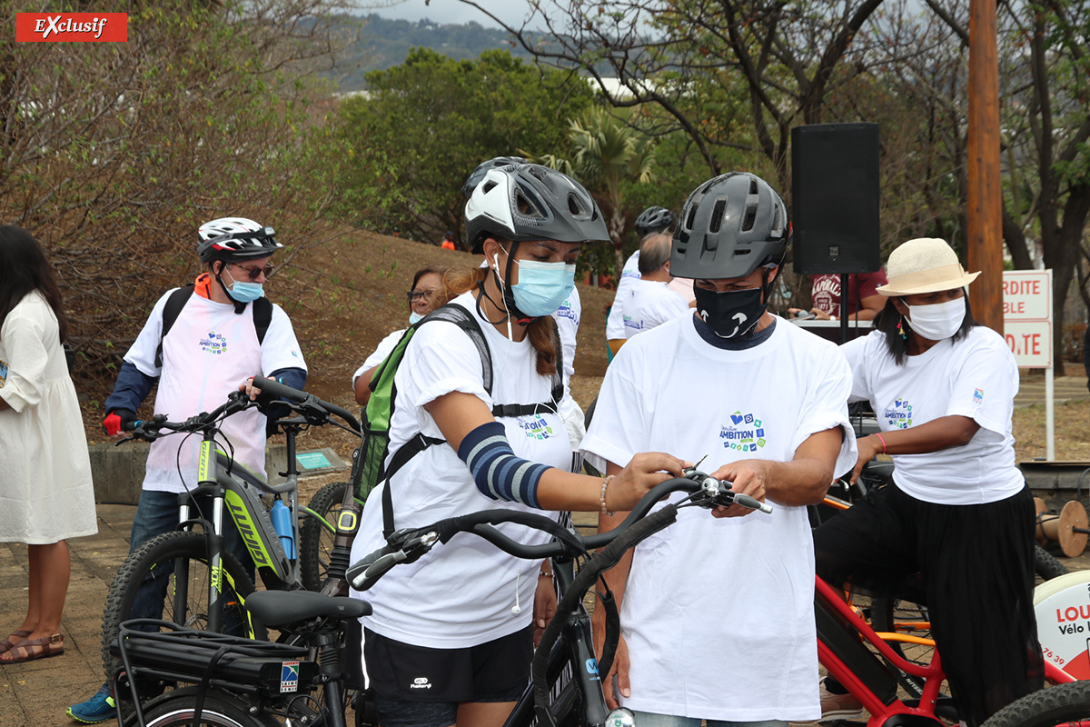 Plan Vélo à Saint-Denis: la maire Ericka Bareigts donne l'exemple Plan Vélo à Saint-Denis: la maire Ericka Bareigts donne l'exemple