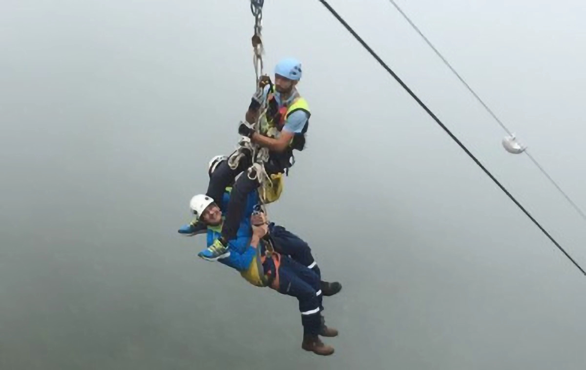 Exercice d’évacuation du téléphérique du barrage de Takamaka 2 Exercice d’évacuation du téléphérique du barrage de Takamaka 2